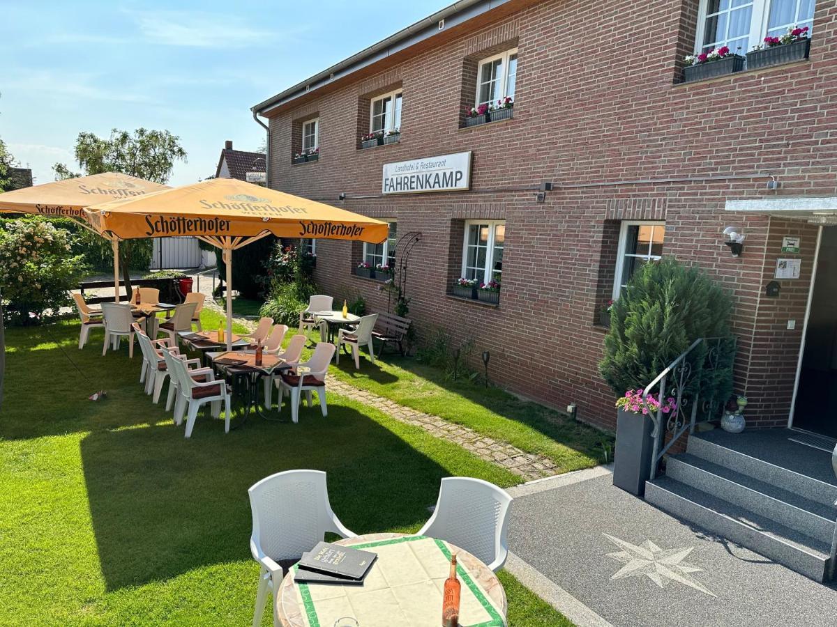 Landhotel & Restaurant "Fahrenkamp" Rowitz Buitenkant foto